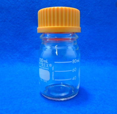 BOTELLA GRADUADA CON TAPA 100ML